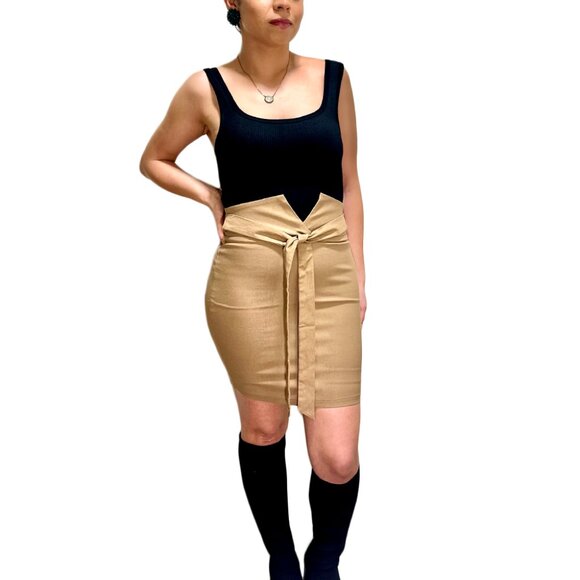 Beige Stretch Skirt with belt detail - Picture 3 of 3